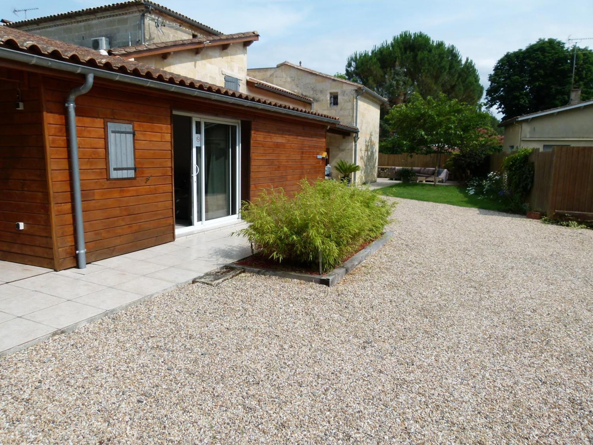 Les Chambres D'Ausilia Sablons  Exterior photo
